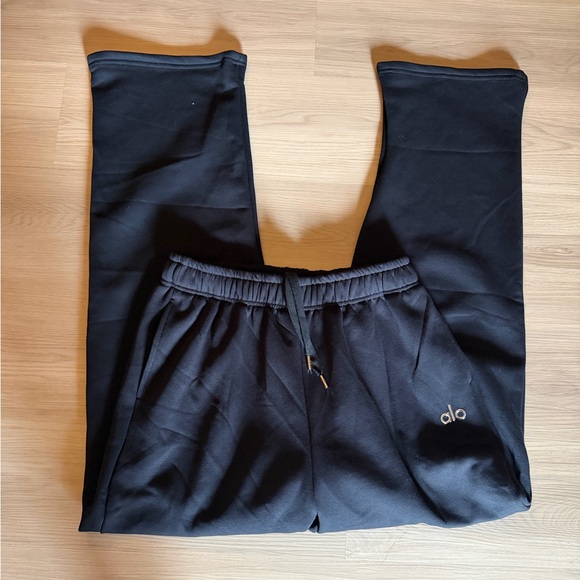 Women's Alo Accolade Straight Leg Sweatpant medium - Picture 2 of 2